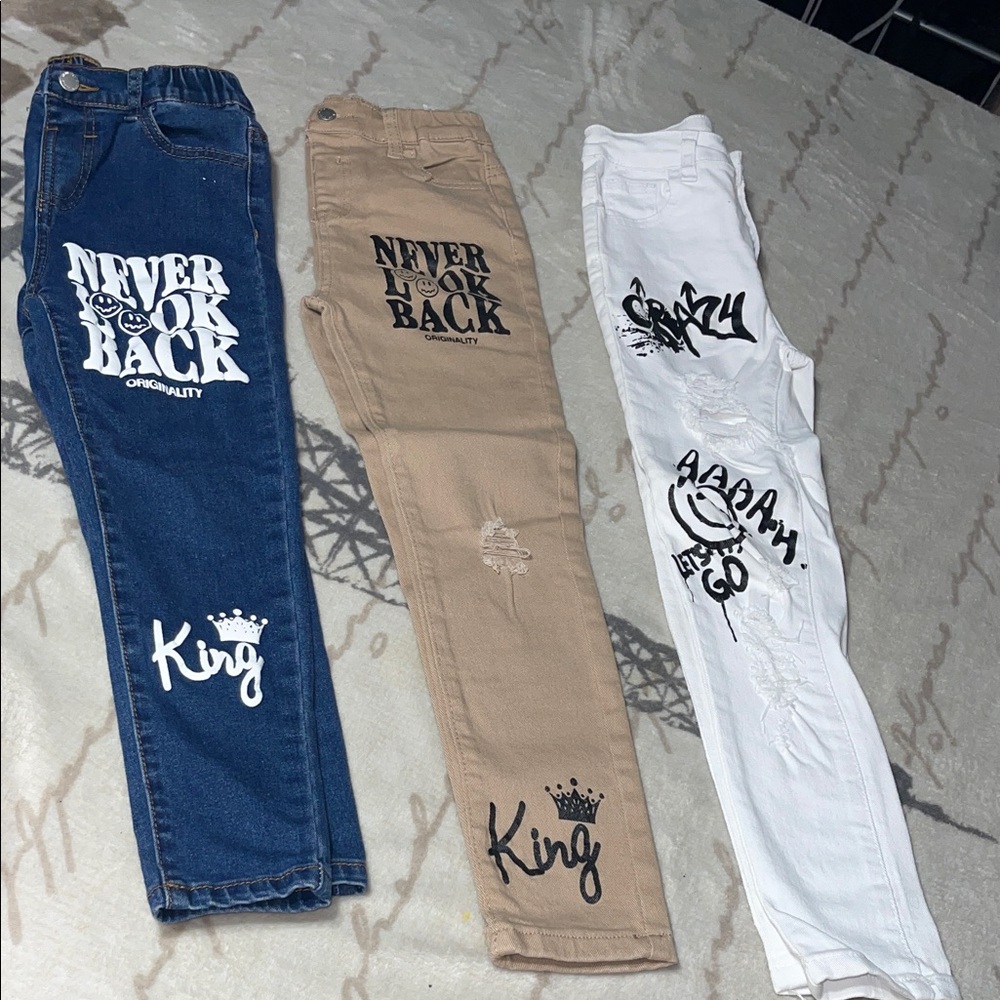 SHEIN Kids Jeans Set - Blue, Tan, White